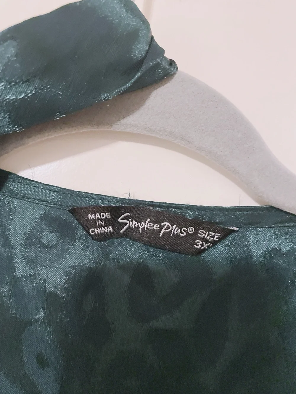 Simplee Apparel Emerald Green High-Low Wrap Dress with Tie Waist Size 3X - Picture 7 of 10